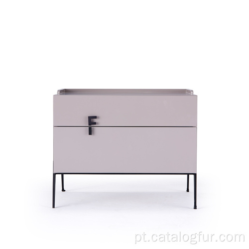 Mesa de cabeceira moderna com design simples em madeira MDF